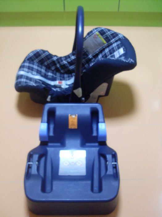 Бебешки стол за автомобил- "чист".