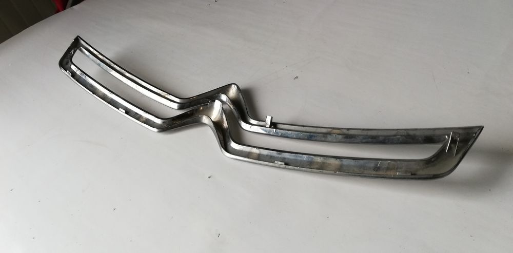 Лайстна за предна решетка Citroen C3 2 Facelift 2013-