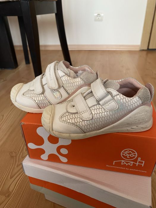 Бели обувки biomecanics 24