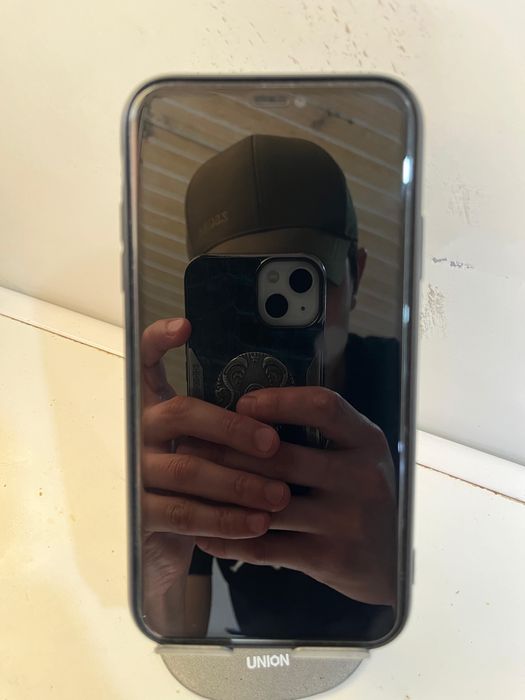 Продам iPhone 11