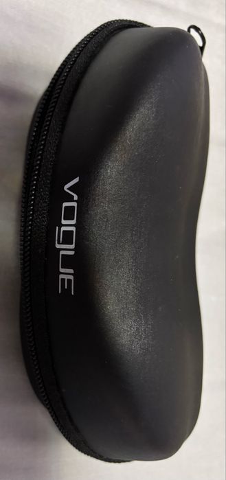 Слънчеви очила Vogue VO3807S черни +калъф