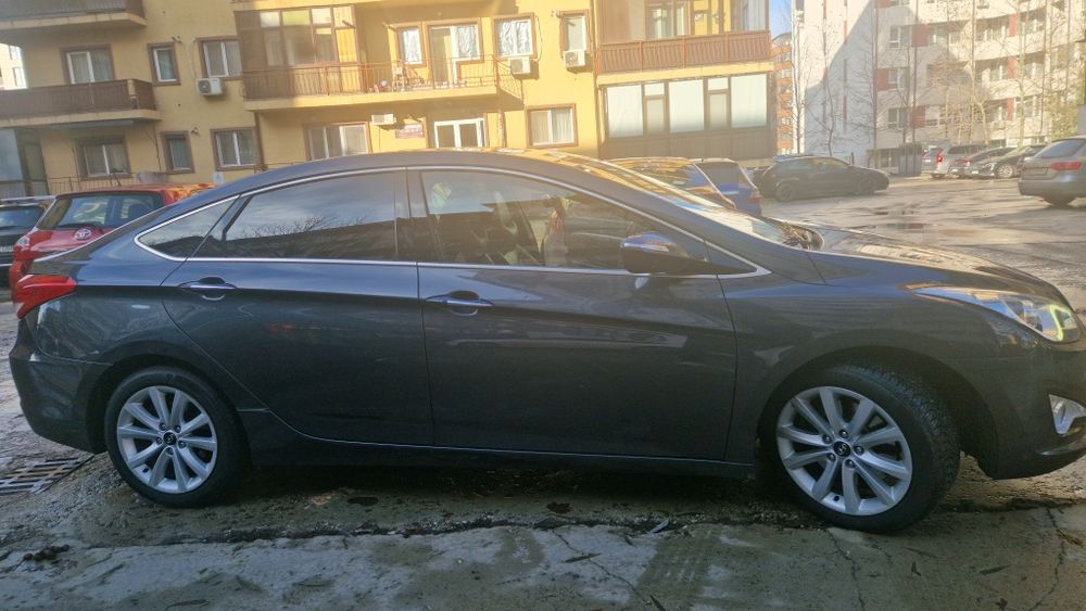 Vând hyundai I40