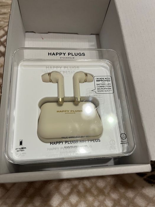 Чисто нови слушалки Happy Plugs