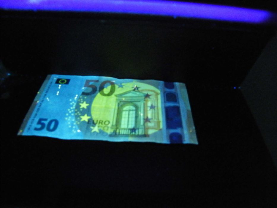 UV Детектор за банкноти