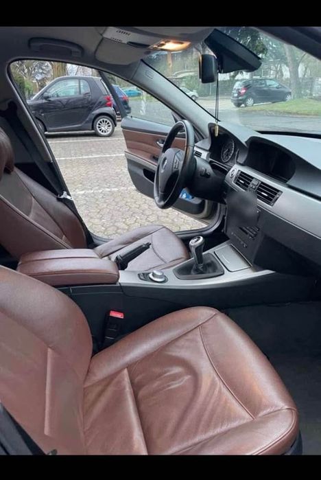 Vând sau schimb BMW E90 320i