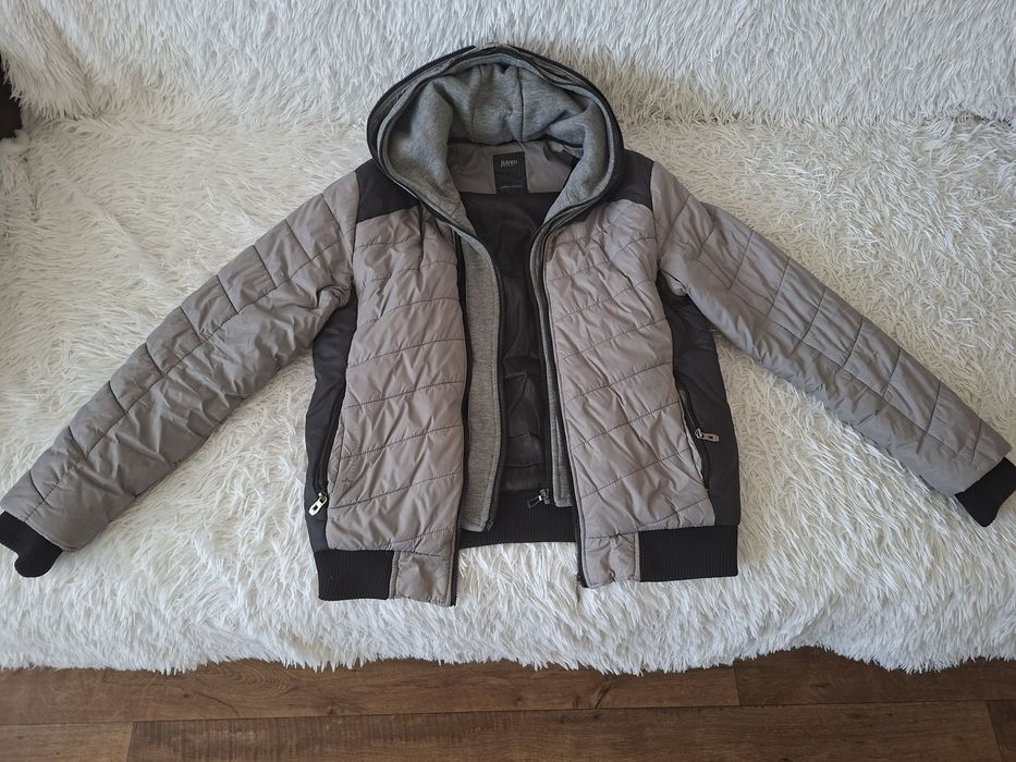 Продам куртку демисезонную