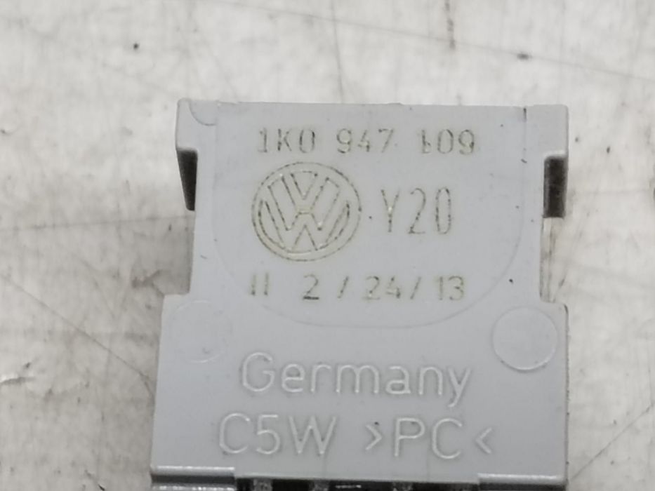 Lampa parasolar 1k0947109 Volkswagen VW Golf 7 [2012 - 2017] 1.6 tdi