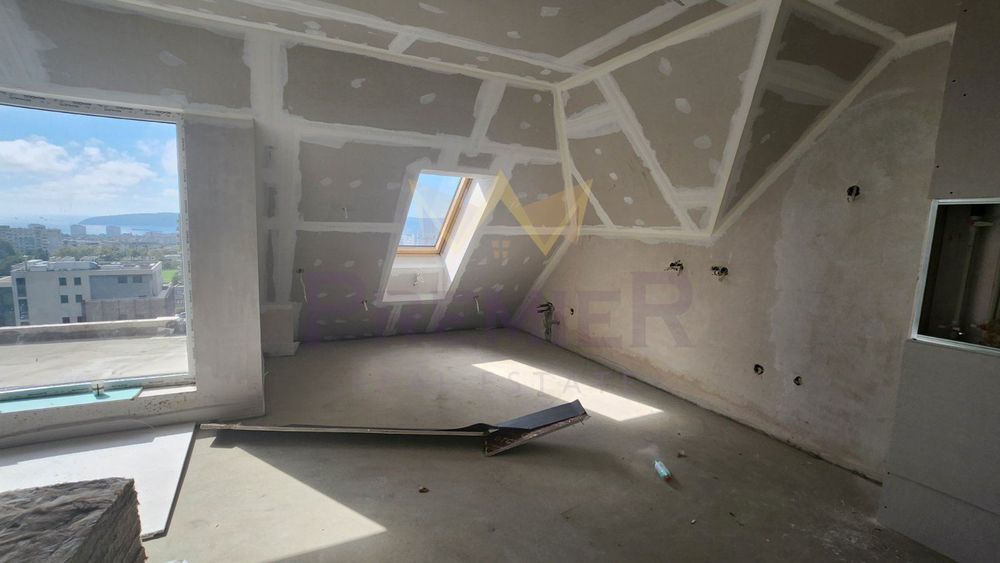 Продава се Четиристаен апартамент в Варна, Изгрев - 163 кв.м за 1532 €/кв.м - Снимка #2