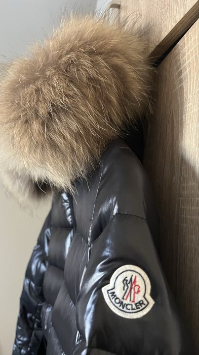 Яке Monclear с гъши пух и яка с естествен косъм