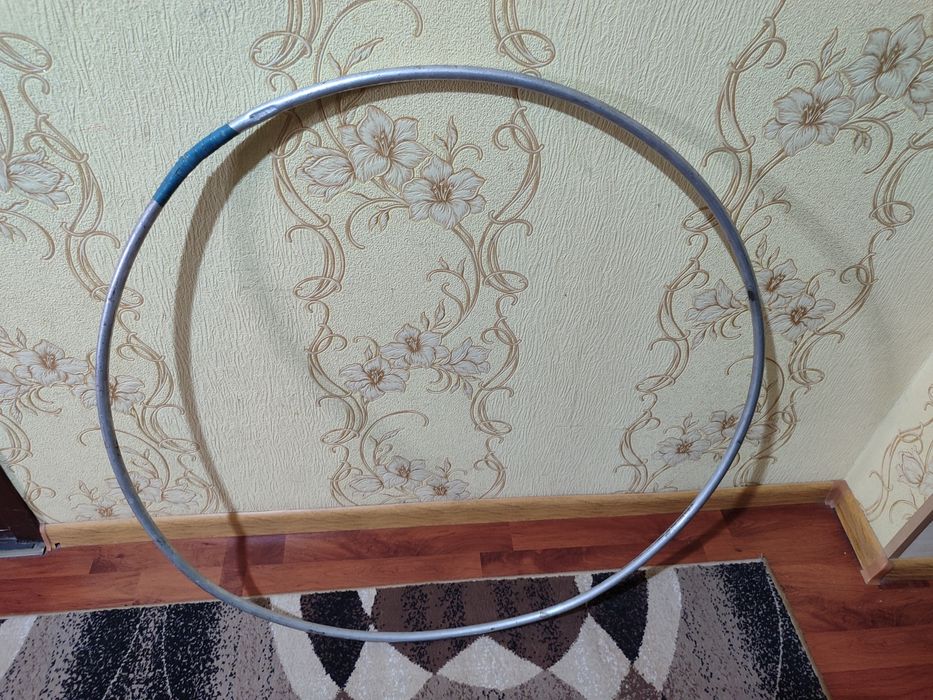 Обруч тяжёлый в нутри с песком.