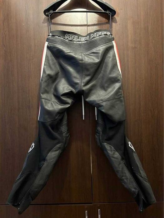 Costum moto de piele in doua bucati Arlen Ness Sentan nr. 56