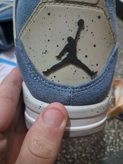 Jordan 4 university blue unc