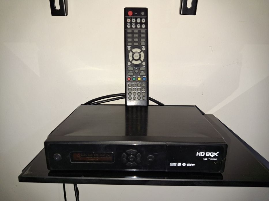 HD тюнер  в хорошем состоянии