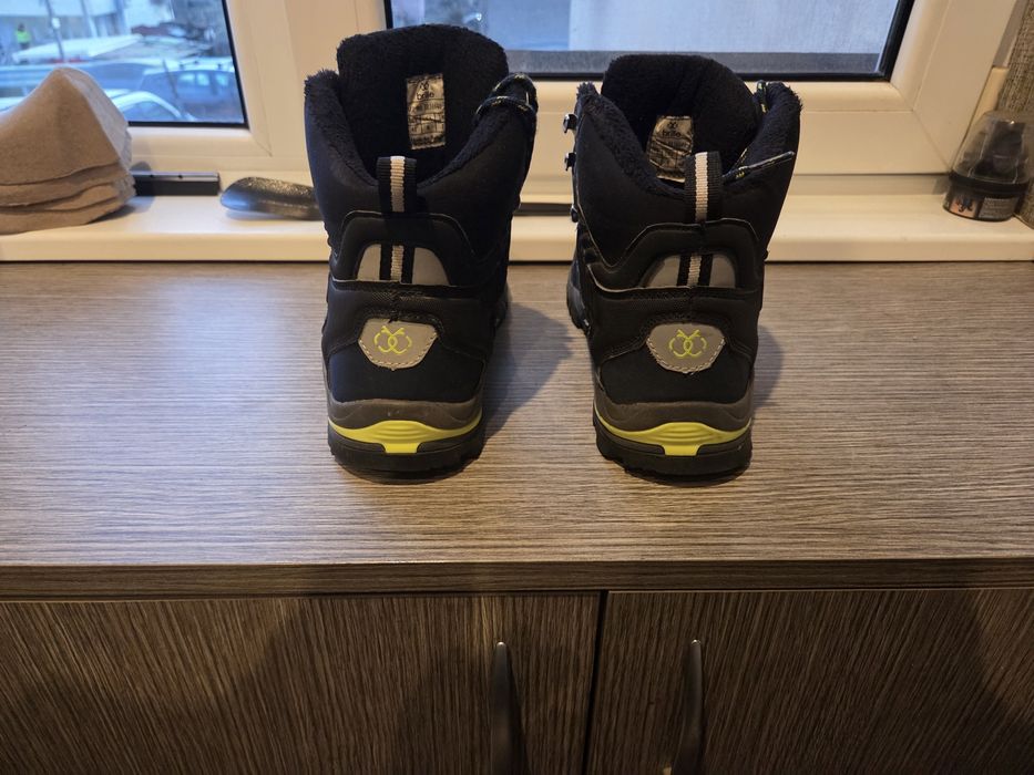 Продавам зимни обувки Brille