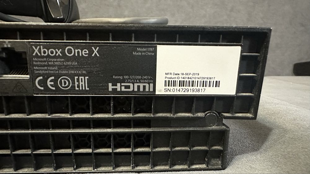Xbox one x в отличном состояние