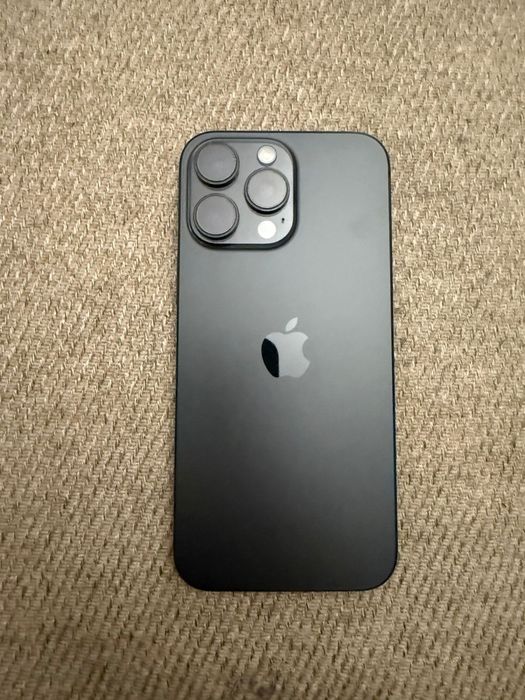 Продам 16 про макс