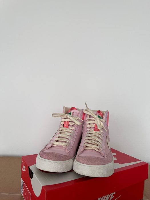 Adidasi Nike Blazer Mid '77 SE dama.