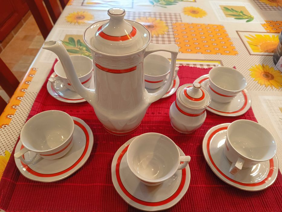 Set cafenea portelan 6 persoane utilizat cu defect minor