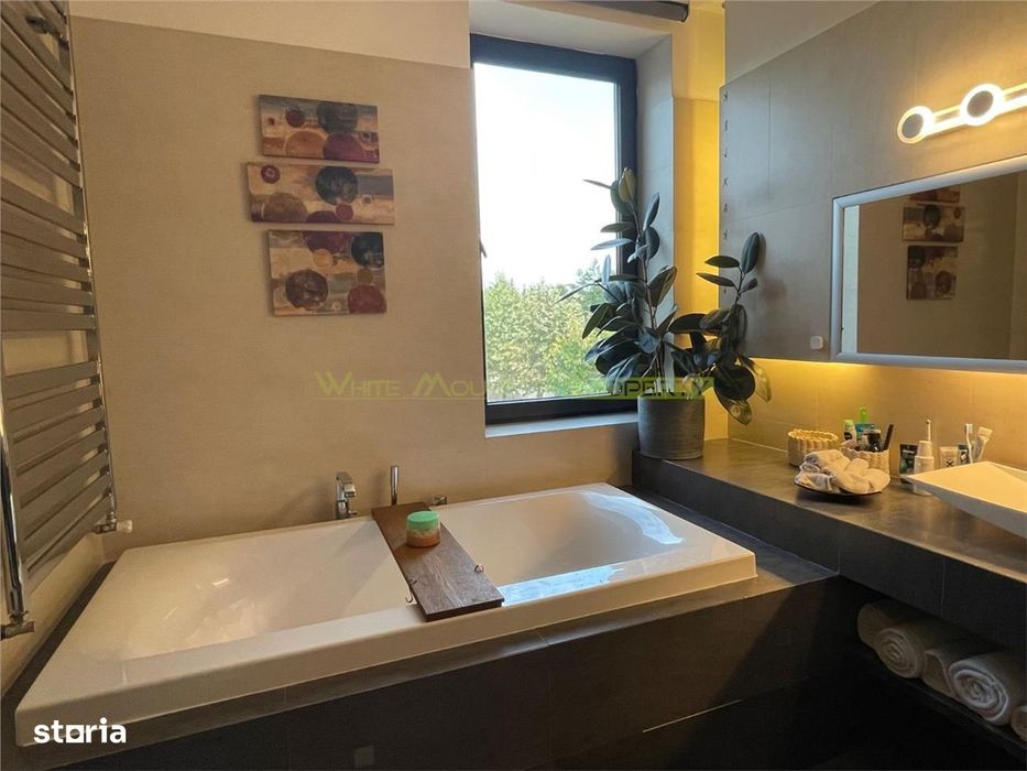 Corbeanca, vila pe colt, 9 camere, sauna