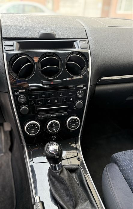 Лек Автомобил Мазда 6