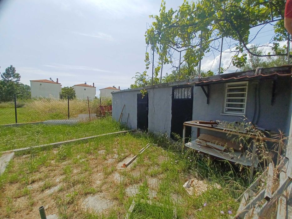 Продава с площ 85 м2 и двор 508 м2 в Паралия Врасна, Гърция