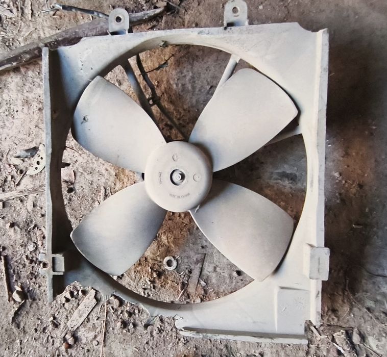 Продам вентилятор мазда кронус 626