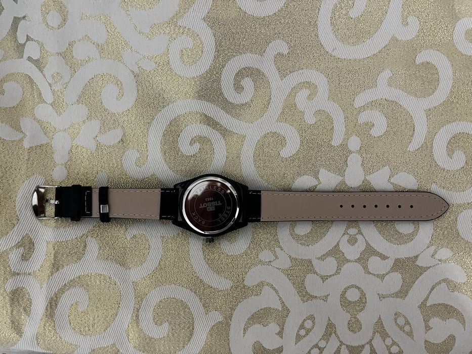 Часы Tissot с ремнём