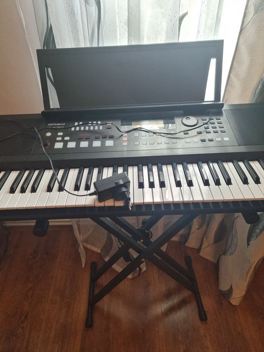 Pian digital Roland E- X50