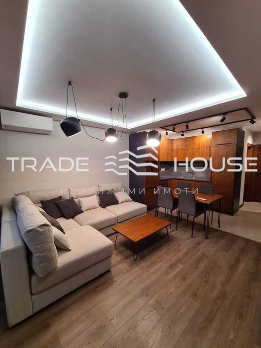 Дава се под наем Тристаен апартамент в Пловдив, Център - 120 кв.м за 800 € - Снимка #1