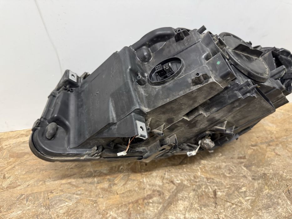 Far faruri bmw F10 F11 seria 5 bi xenon 2009-2013 dreapta