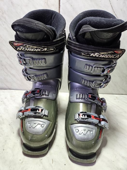 Clapari ski schi  Nordica  mondo   27-27,5 corespunde 42