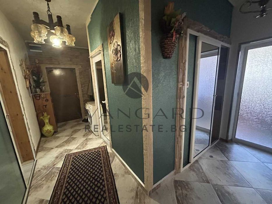 Продава се Тристаен апартамент в Пловдив, Кючук Париж - 92 кв.м за 2240 €/кв.м - Снимка #7