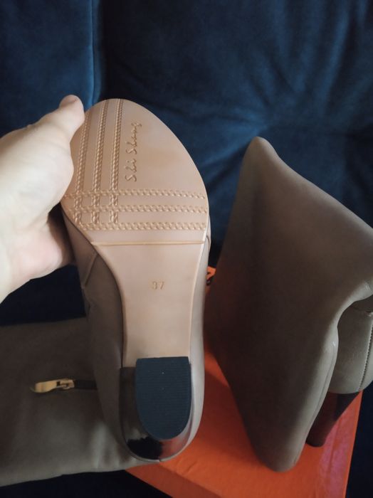 Сапоги женские..