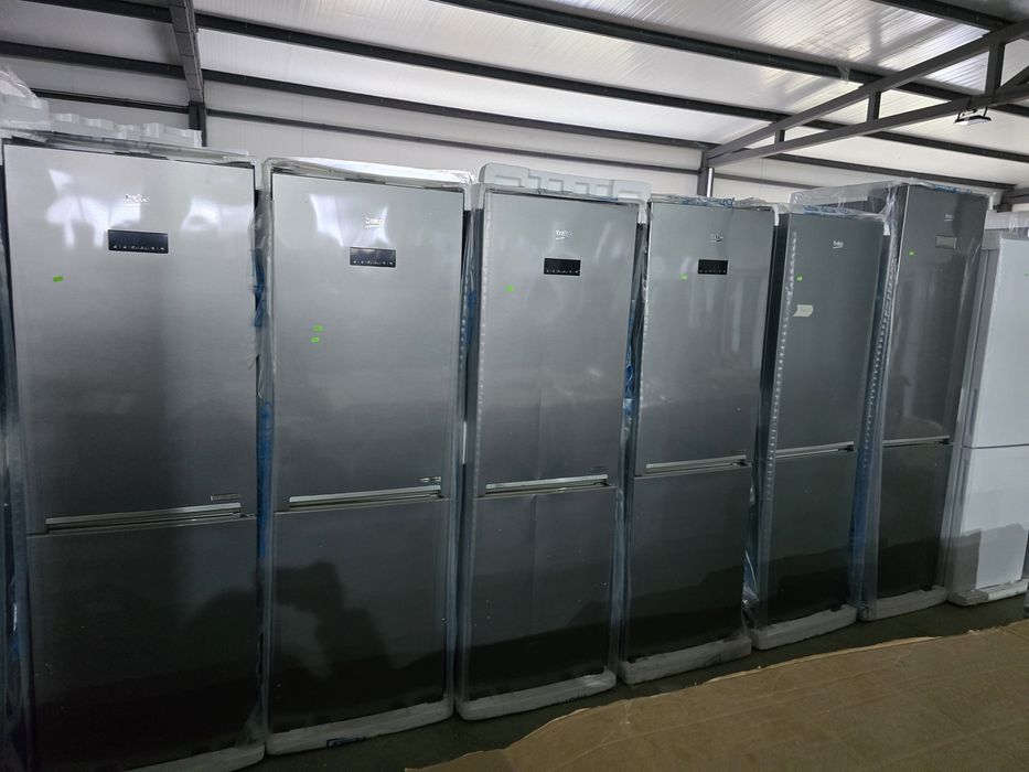 Нов хладилник с фризер Beko B3RCNA364HXB1, 316 l, No Frost