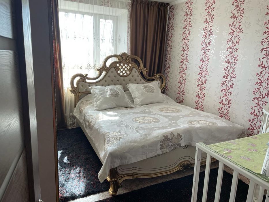 Продам спальный гарнитур 200000 тг