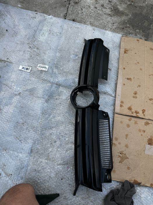 Grilă radiatir vw golf 6.cod:5K0853653.