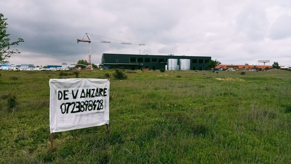 Teren intravilan de vânzare 7000 mp.