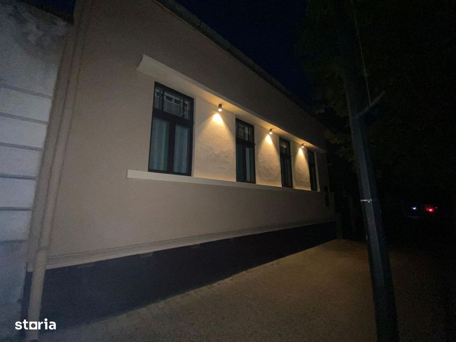 Sediu profesional ultracentral + mansardă | parcare | 218 mp