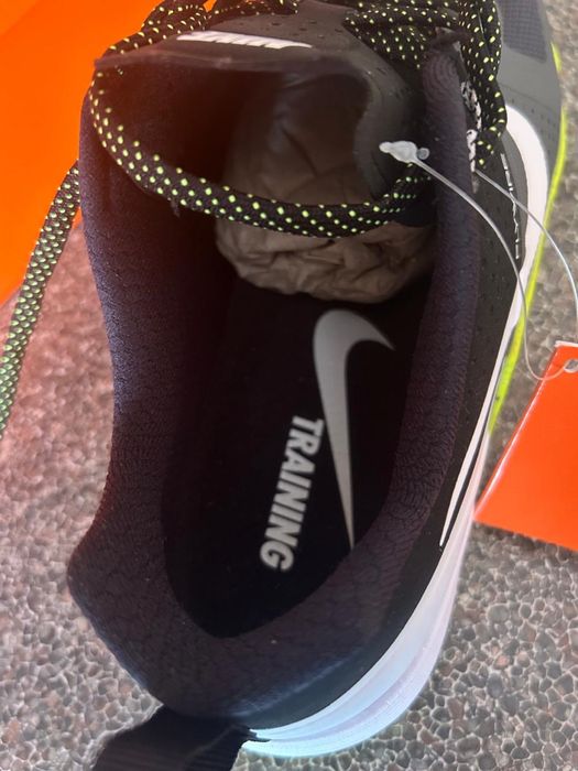 Продам кроссовки мужские