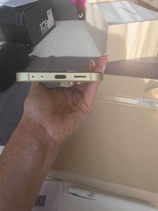 512 GB Samsung Z Flip 6 Yellow