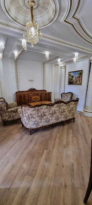 Спец План 2 комнатная Дархан Дом с Лифтом Метро Хамида Алимджана