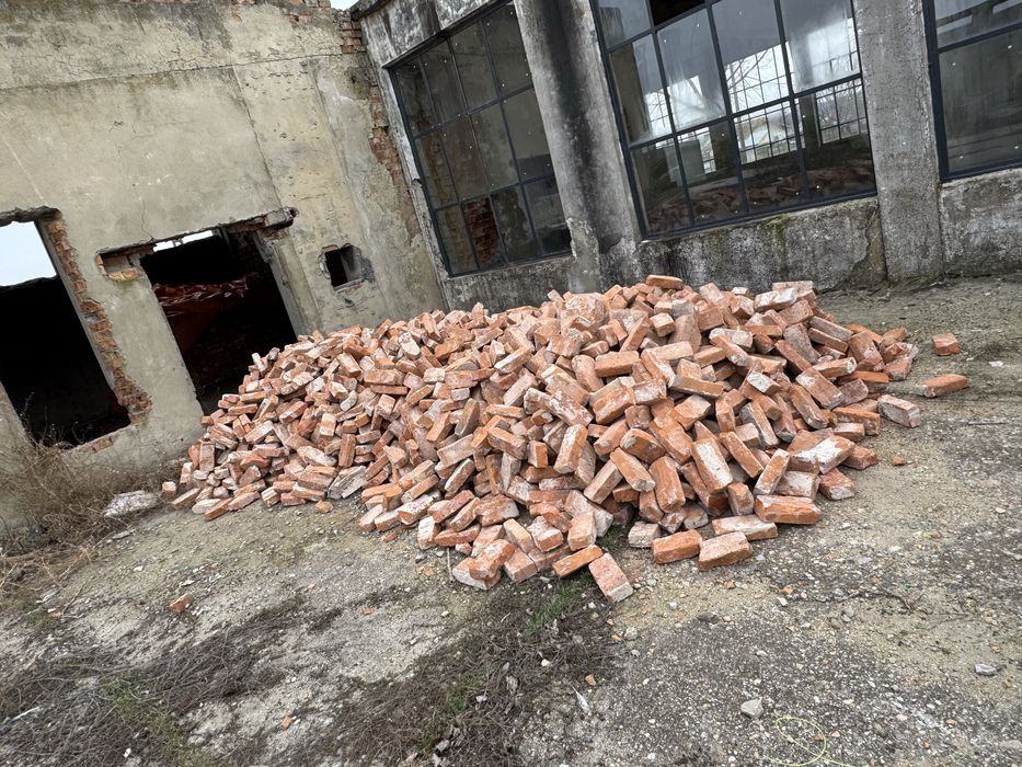 Caramida din demolari 1.5 de bani buncata