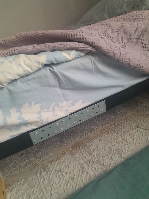 Продам кровать почти даром.