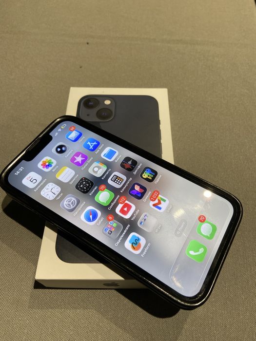 Iphone 13  синии цвет