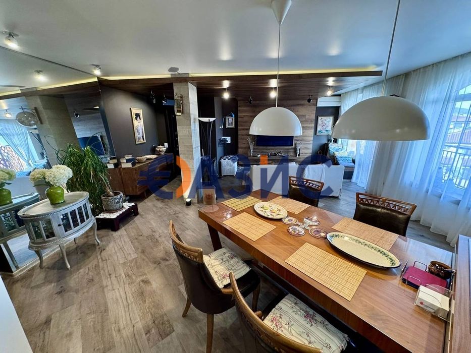 Продава се Четиристаен апартамент в Свети Влас - 150 кв.м за 1054 €/кв.м - Снимка #6