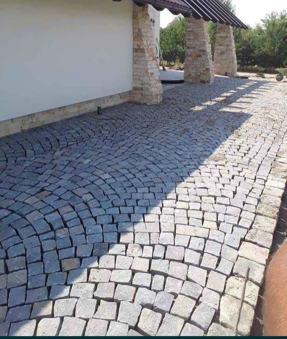 Pavaj din piatra cubica