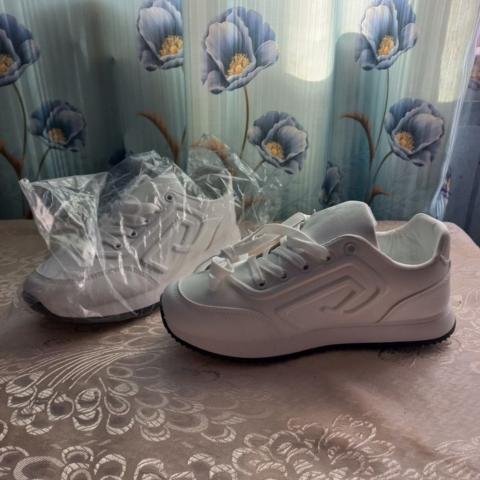 Кроссовки NURSACE