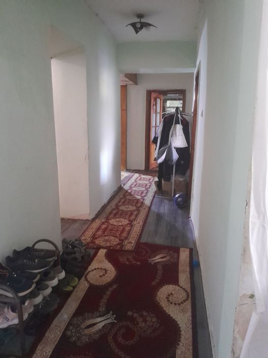 3honali kvartira sotiladi