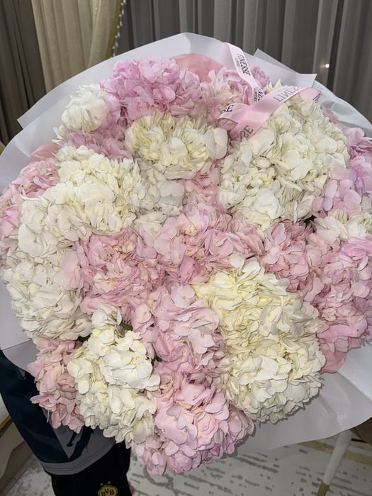 Нежный букет гортензий