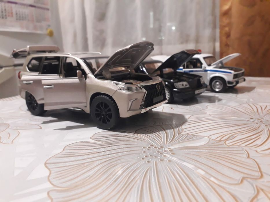 Продам металлические машинки